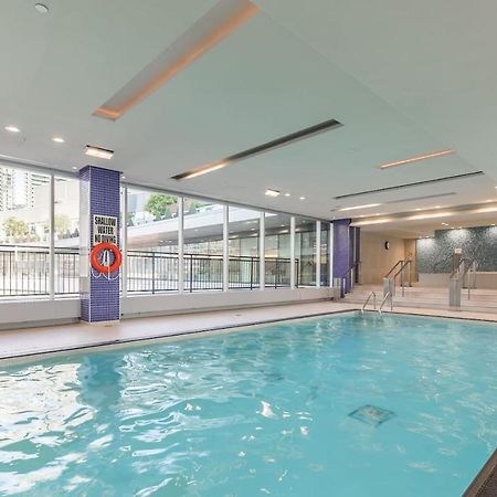 Gorgeous 1Br W/Parking Across The Scotiabank Arena Apartment โตรอนโต ภายนอก รูปภาพ
